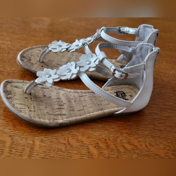 Faded Glory Flower Strappy Sandals - Picture 3 of 4